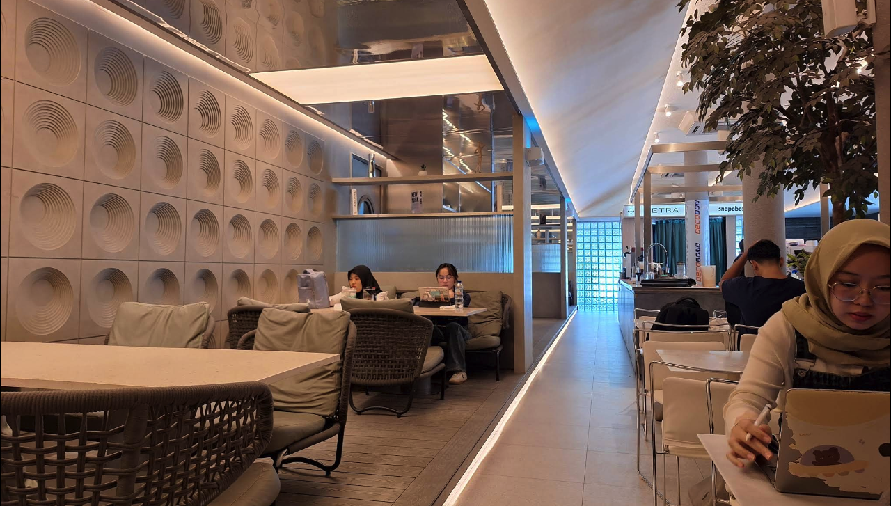 TETRA Coffee & Eatery Interior