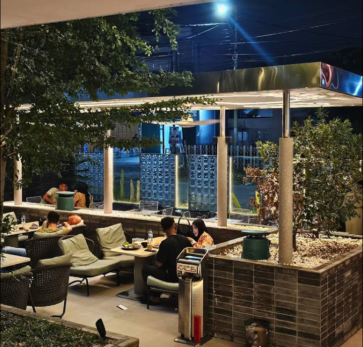 Cozy Outdoor Patio